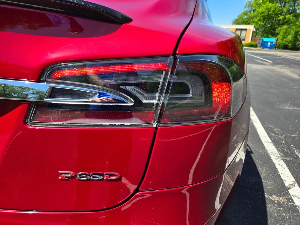 2014 Tesla Model S - Image 15 of 31