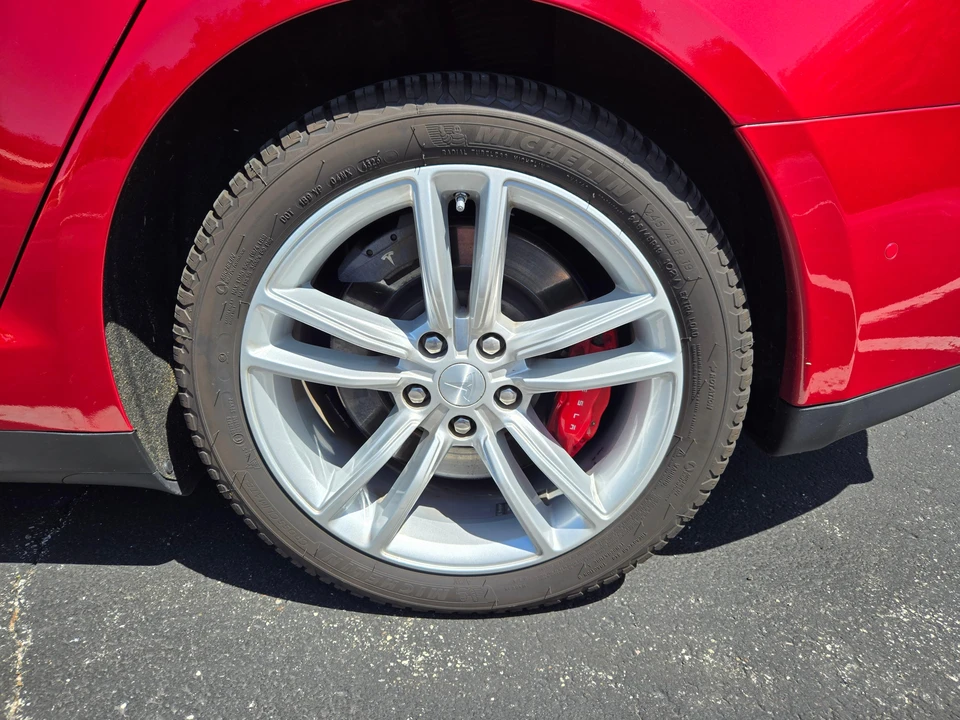 2014 Tesla Model S - Image 18 of 31