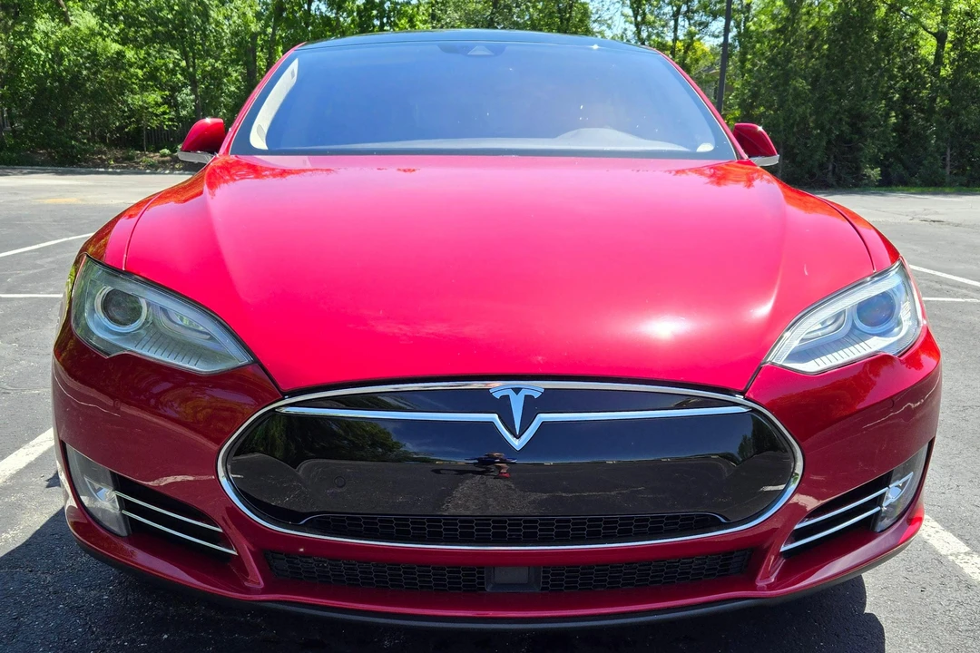 2014 Tesla Model S - Image 2 of 31