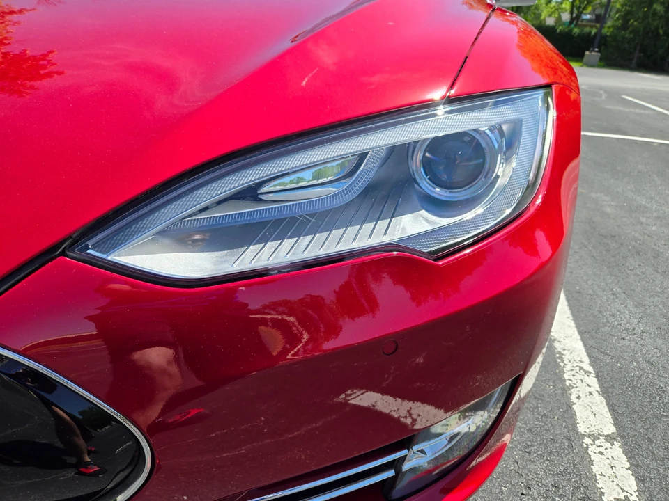2014 Tesla Model S - Image 10 of 31