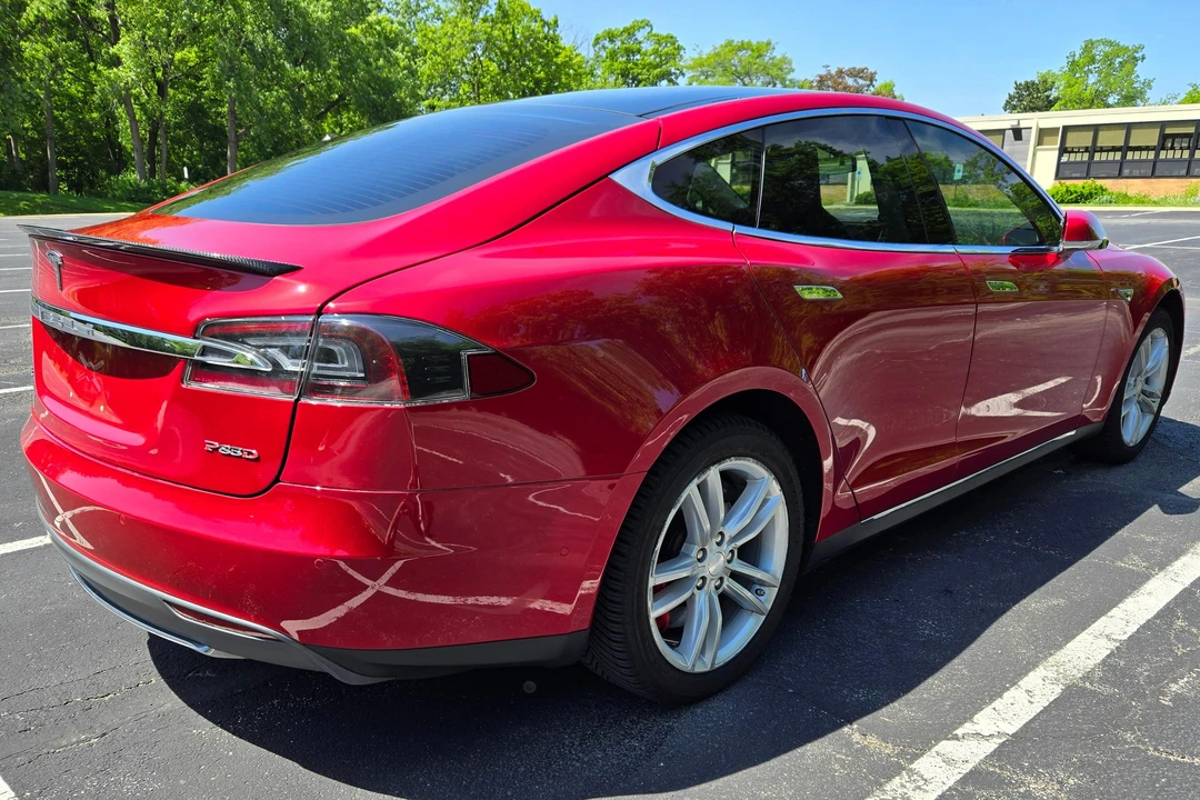 2014 Tesla Model S - Image 4 of 31