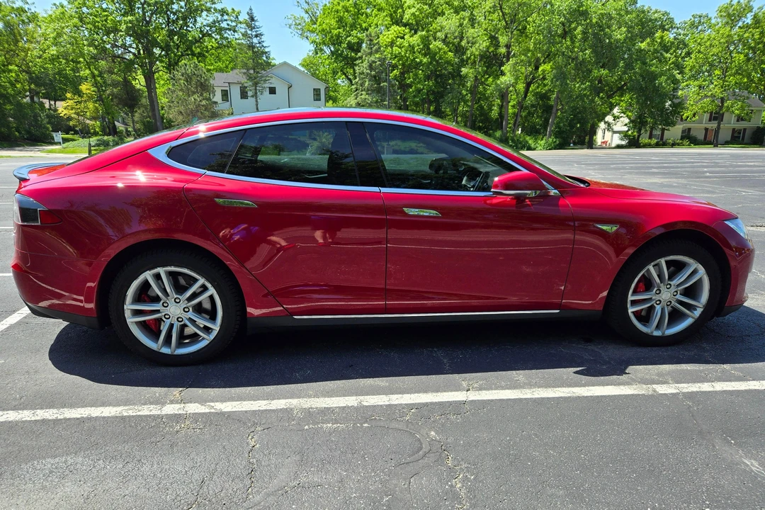 2014 Tesla Model S - Image 3 of 31