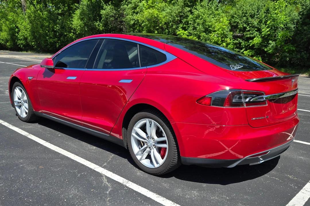 2014 Tesla Model S - Image 7 of 31