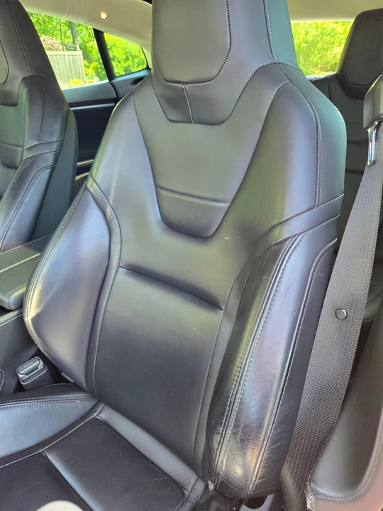 2014 Tesla Model S - Image 25 of 31