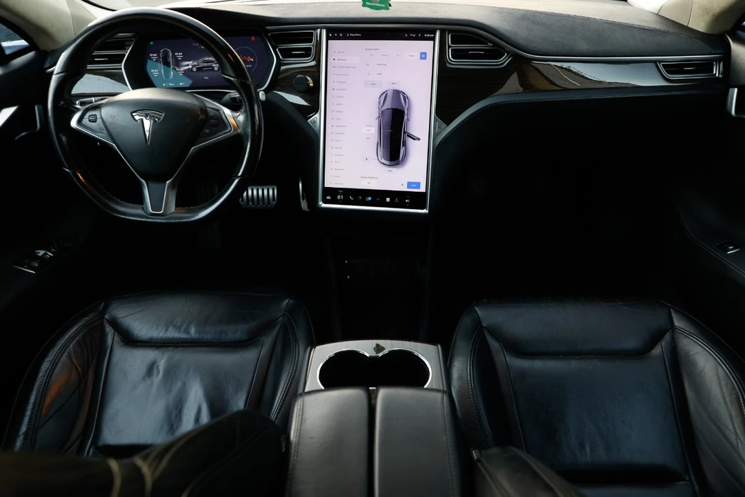 2014 Tesla Model S - Image 2 of 12