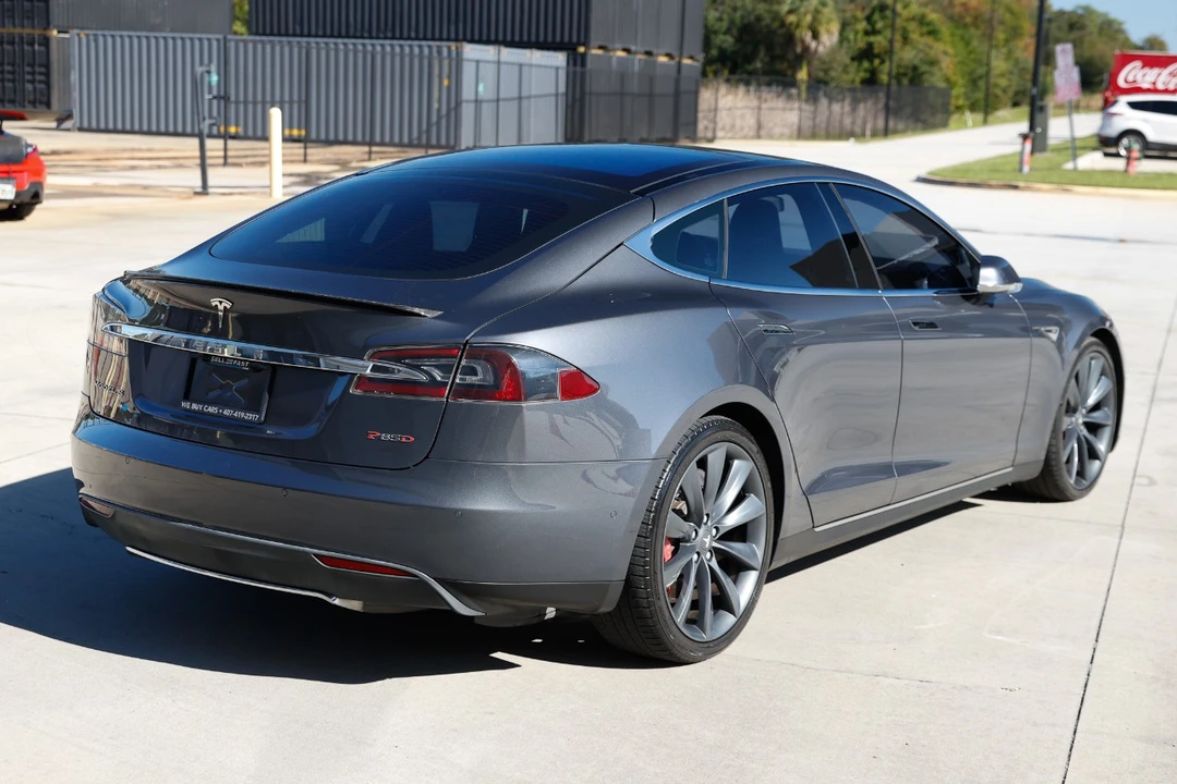 2014 Tesla Model S - Image 11 of 12