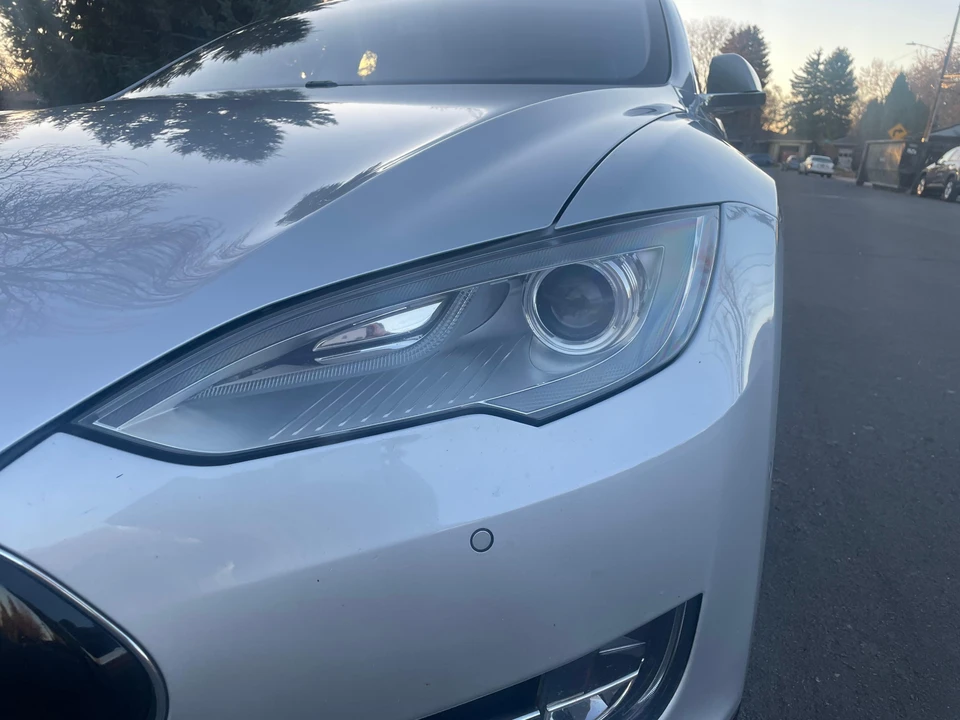 2014 Tesla Model S - Image 12 of 31