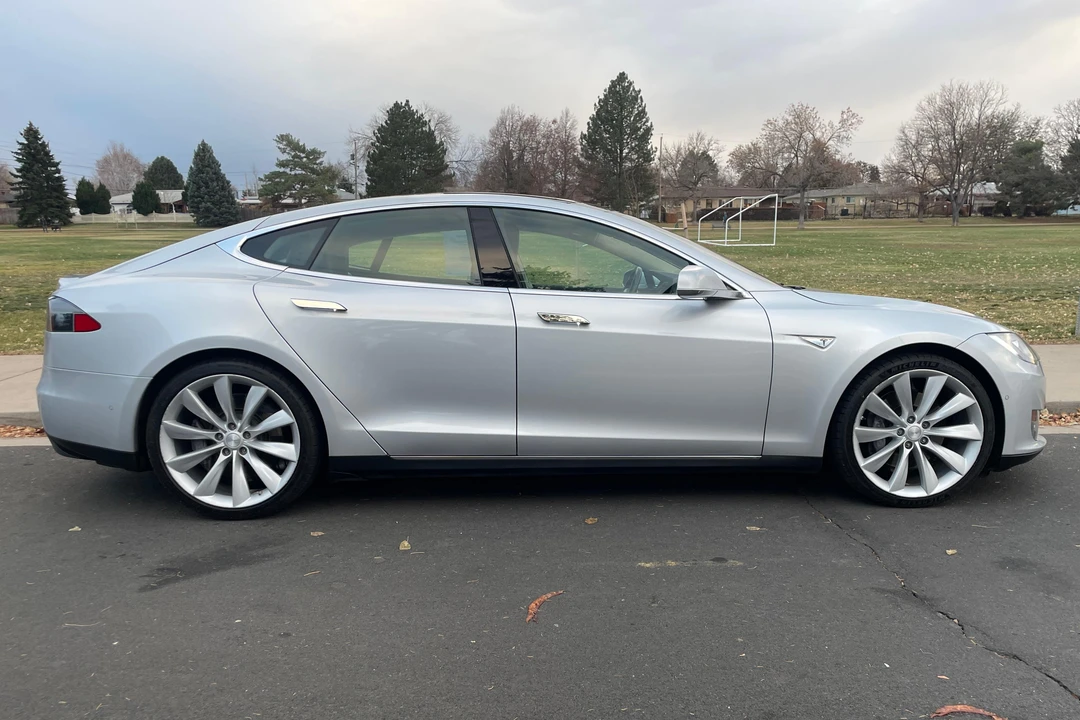 2014 Tesla Model S - Image 3 of 31