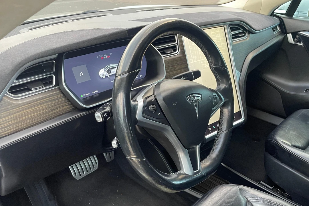2014 Tesla Model S - Image 30 of 31
