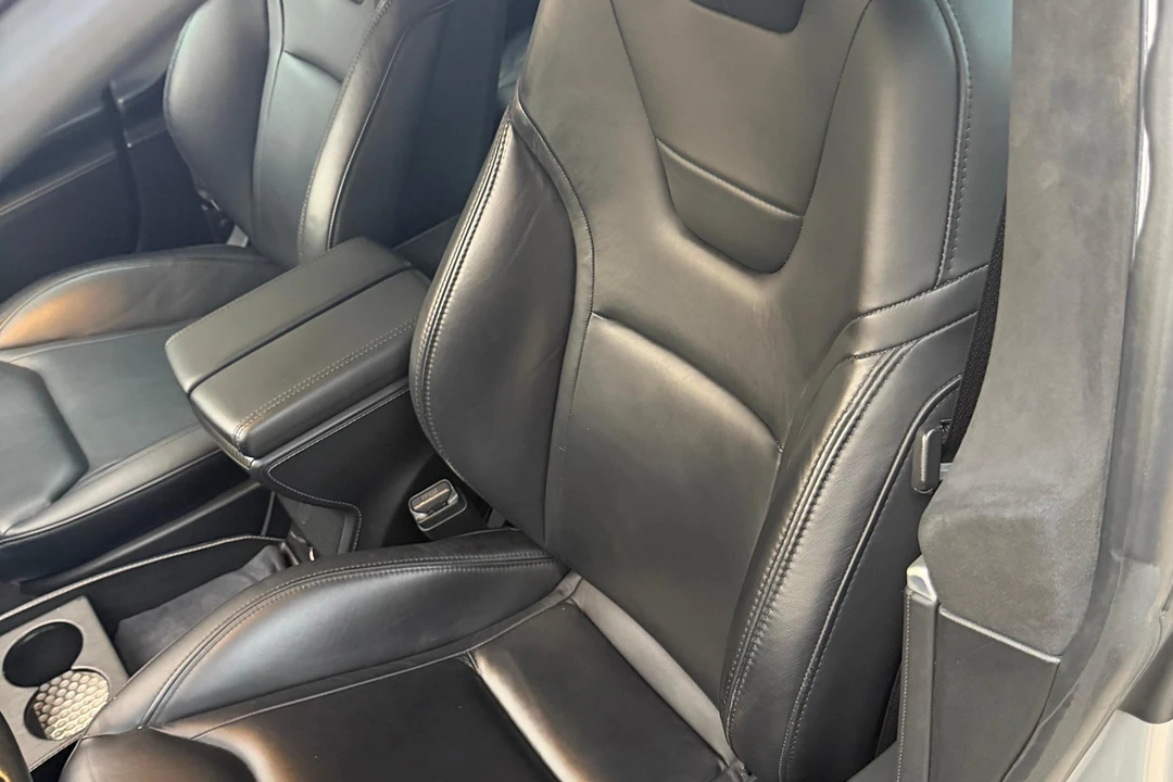 2014 Tesla Model S - Image 26 of 31