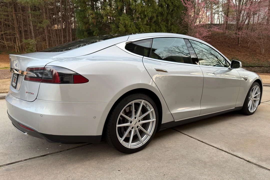 2014 Tesla Model S - Image 4 of 31