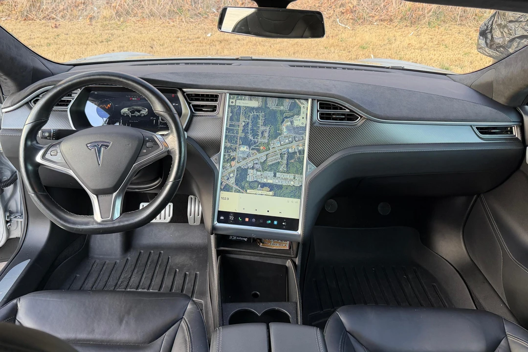 2014 Tesla Model S - Image 25 of 31