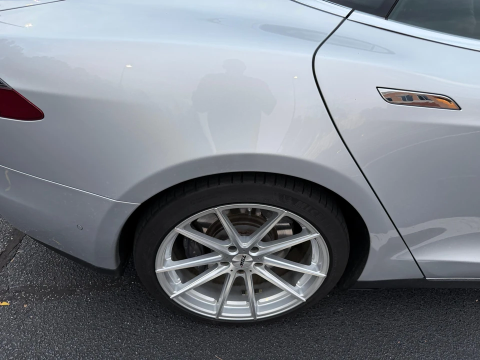 2014 Tesla Model S - Image 22 of 31