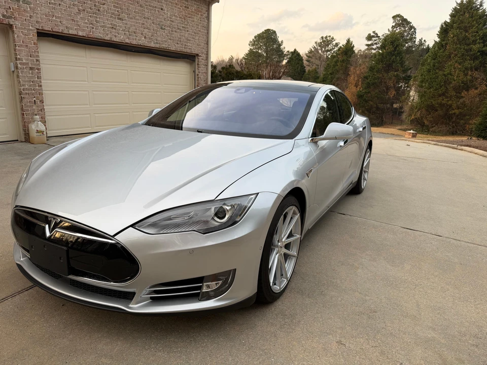 2014 Tesla Model S - Image 7 of 31