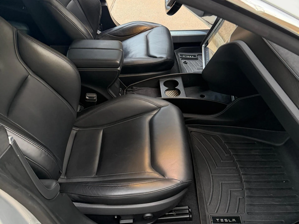 2014 Tesla Model S - Image 30 of 31