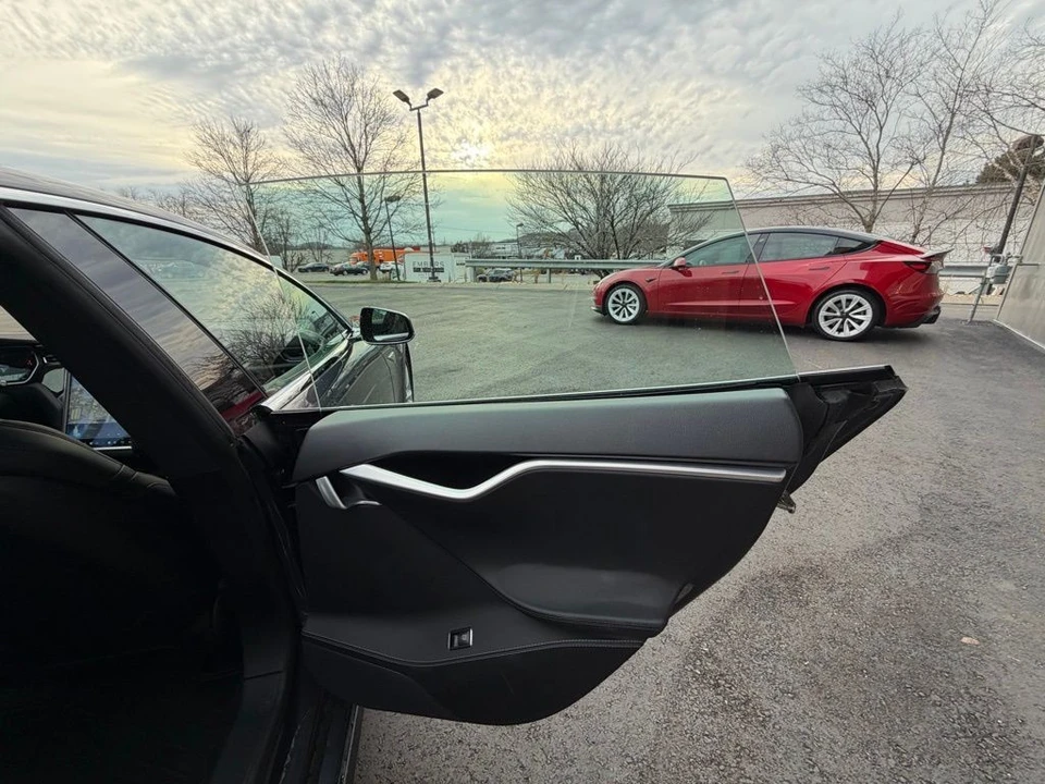 2014 Tesla Model S - Image 14 of 17