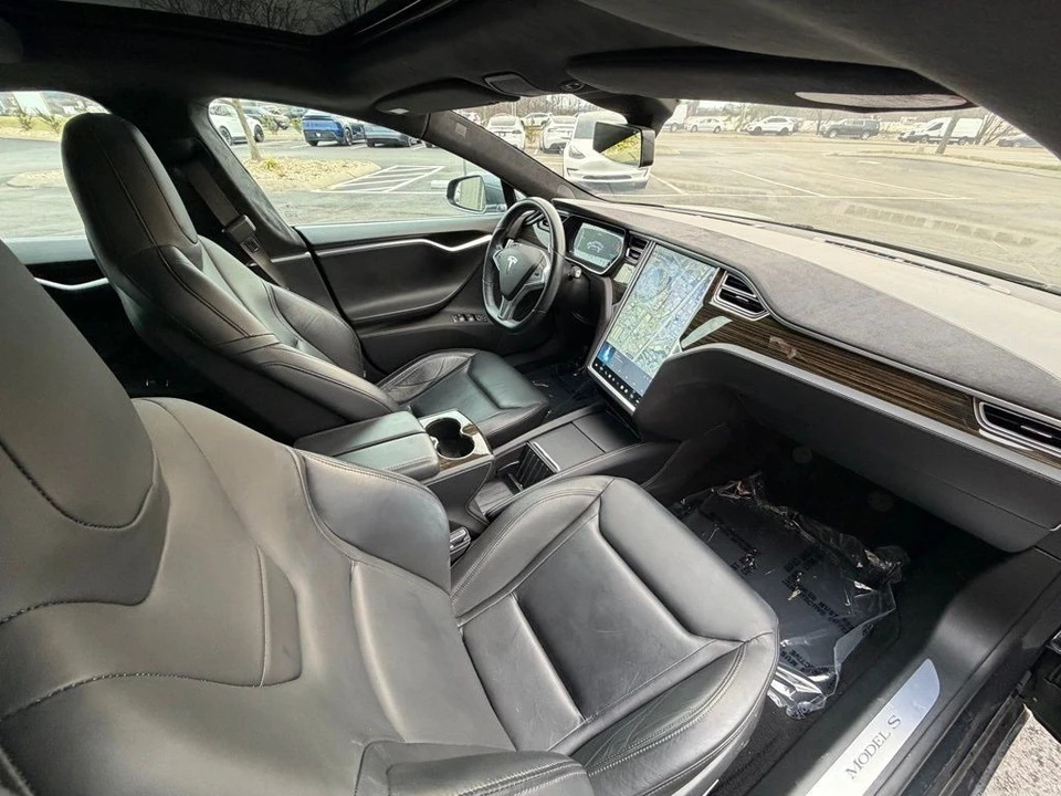 2014 Tesla Model S - Image 13 of 17