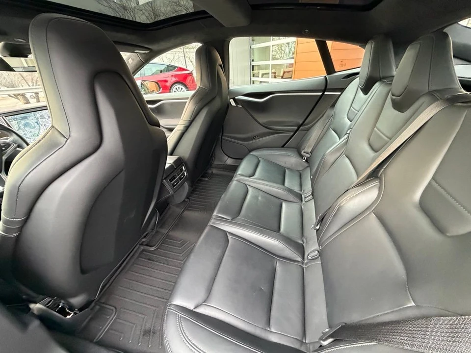 2014 Tesla Model S - Image 11 of 17