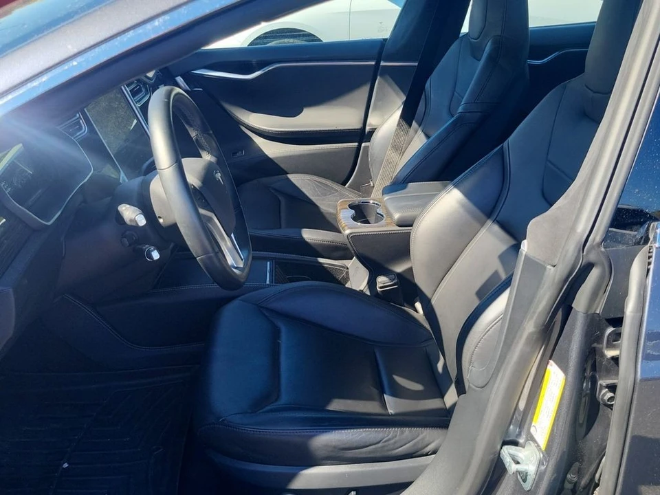 2014 Tesla Model S - Image 4 of 5