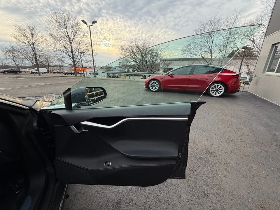 2014 Tesla Model S - Image 12 of 17