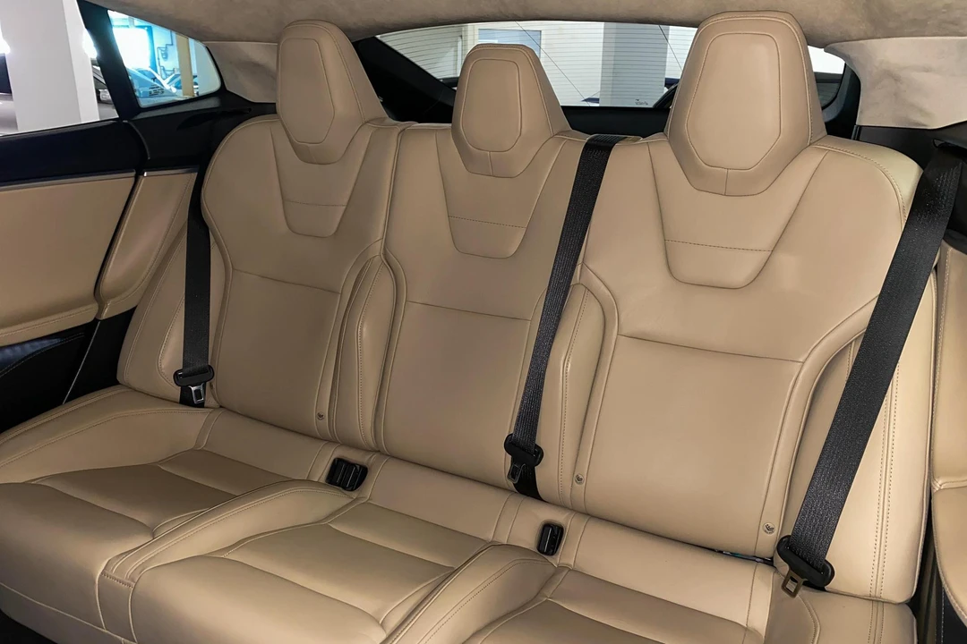 2014 Tesla Model S - Image 30 of 31