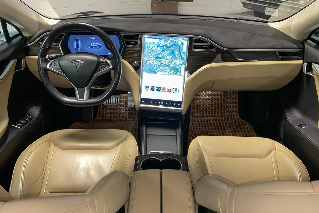 2014 Tesla Model S - Image 28 of 31