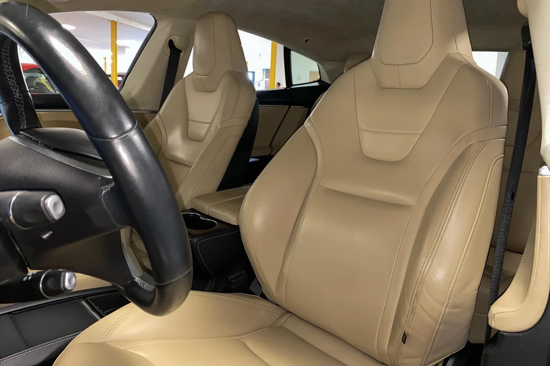 2014 Tesla Model S - Image 29 of 31