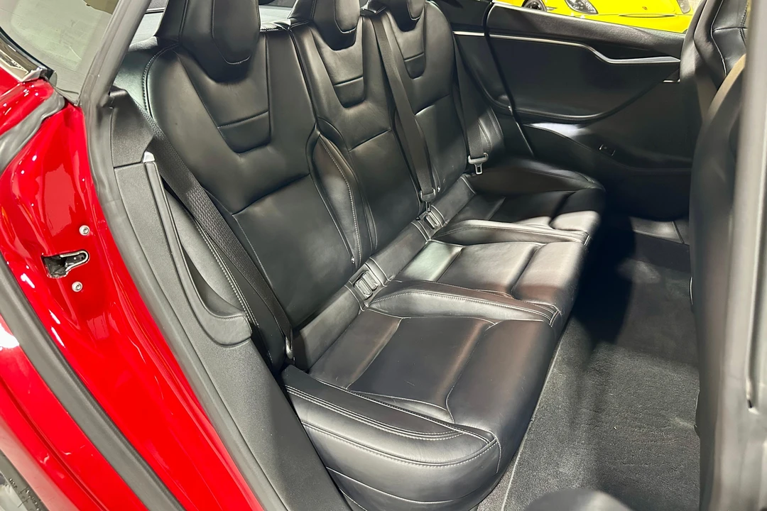 2014 Tesla Model S - Image 23 of 31