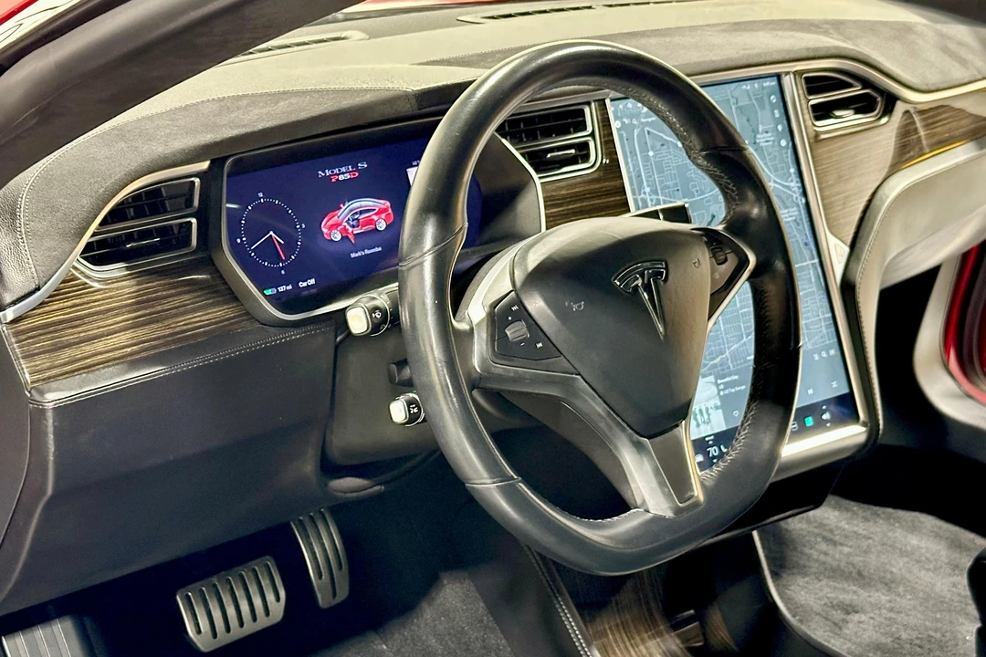 2014 Tesla Model S - Image 21 of 31