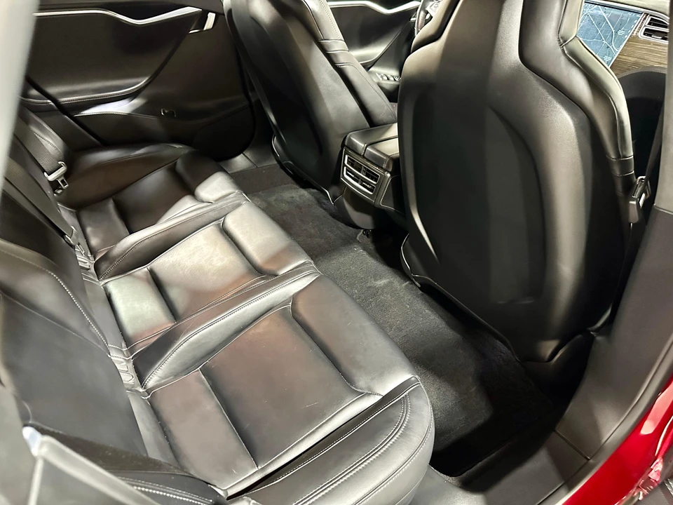 2014 Tesla Model S - Image 27 of 31