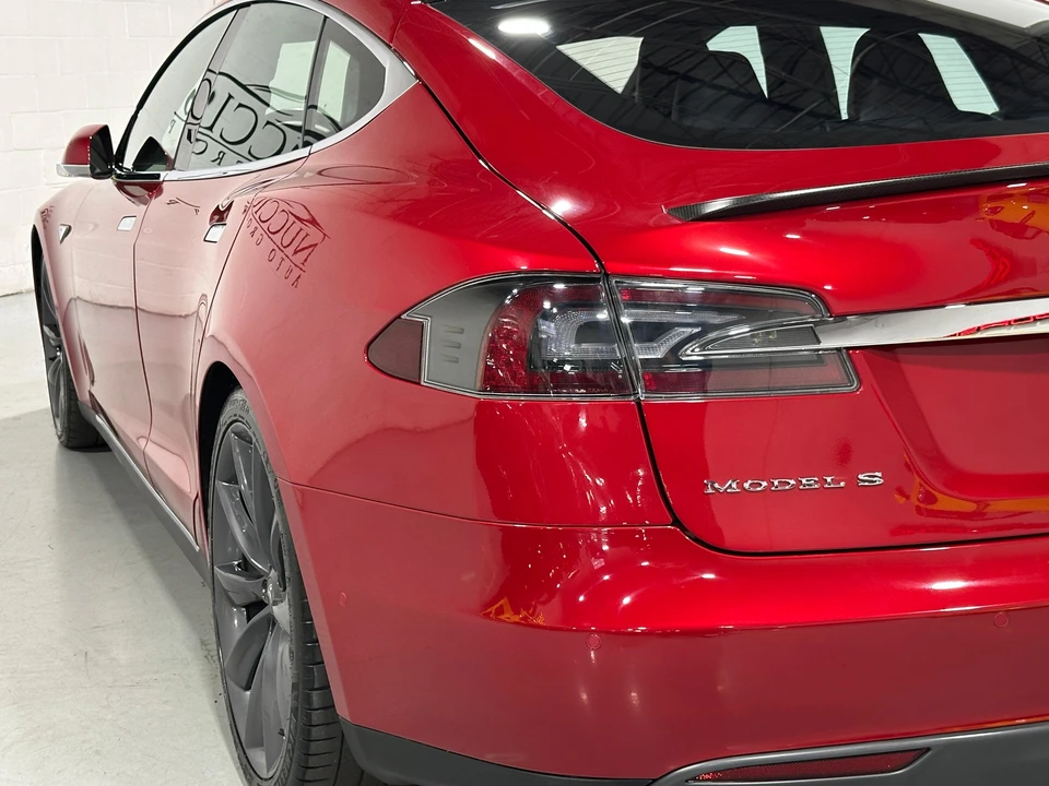 2014 Tesla Model S - Image 15 of 31