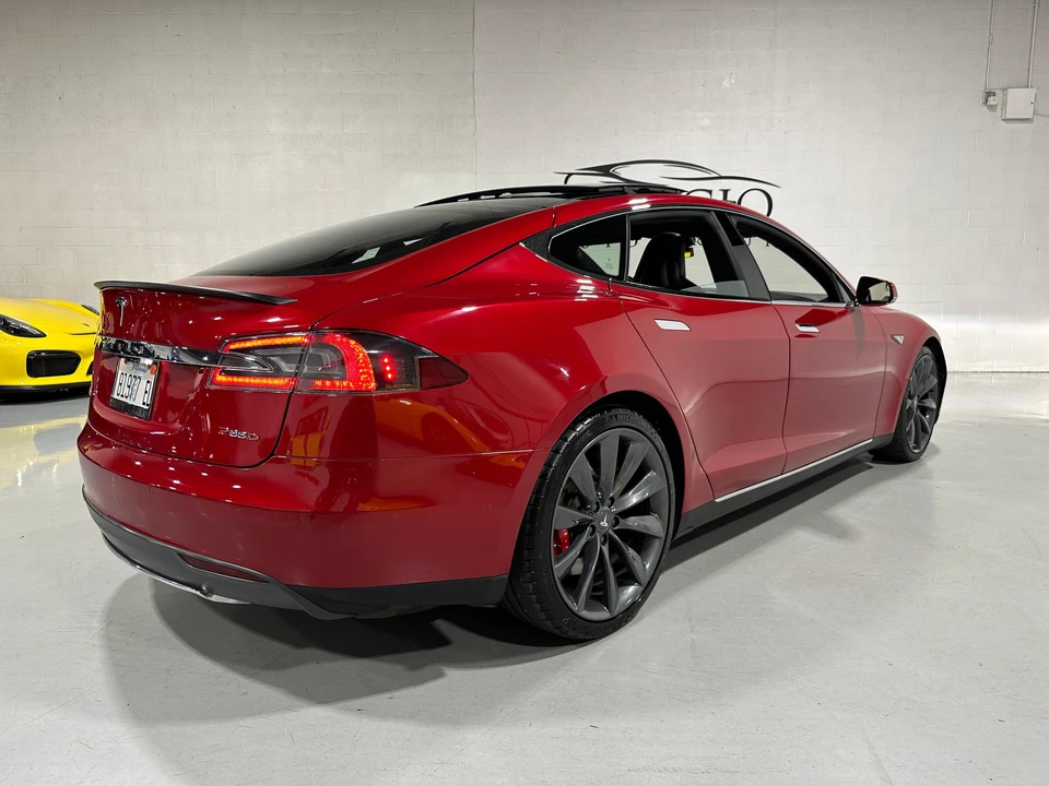 2014 Tesla Model S - Image 11 of 31