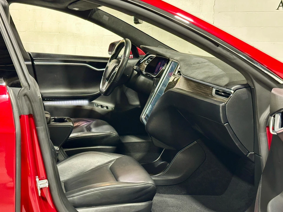 2014 Tesla Model S - Image 31 of 31