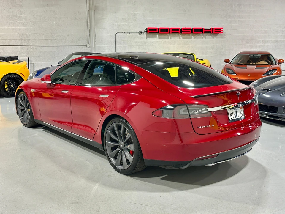 2014 Tesla Model S - Image 8 of 31