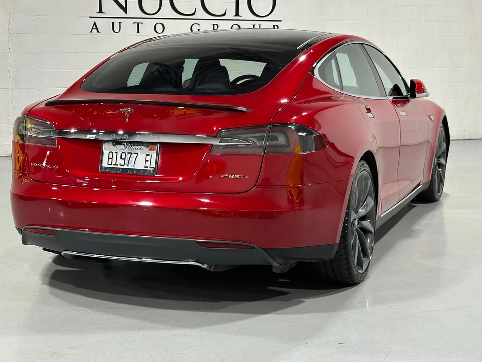 2014 Tesla Model S - Image 9 of 31