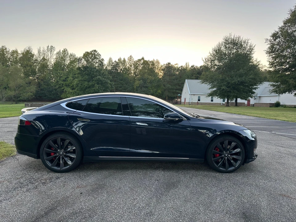 2014 Tesla Model S - Image 21 of 31