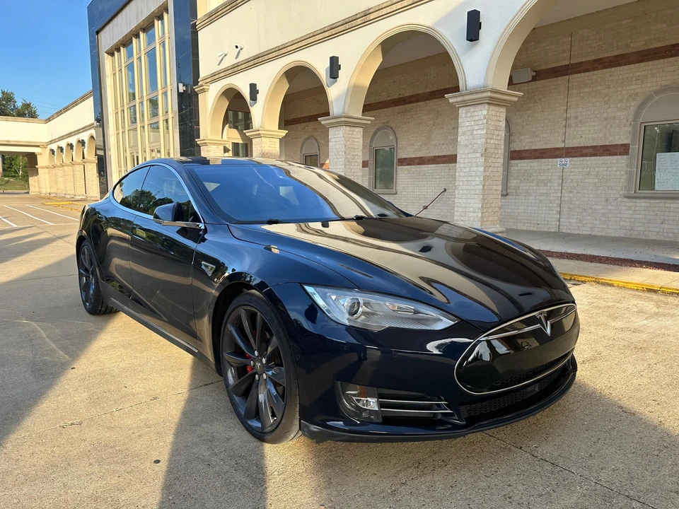 2014 Tesla Model S - Image 22 of 31