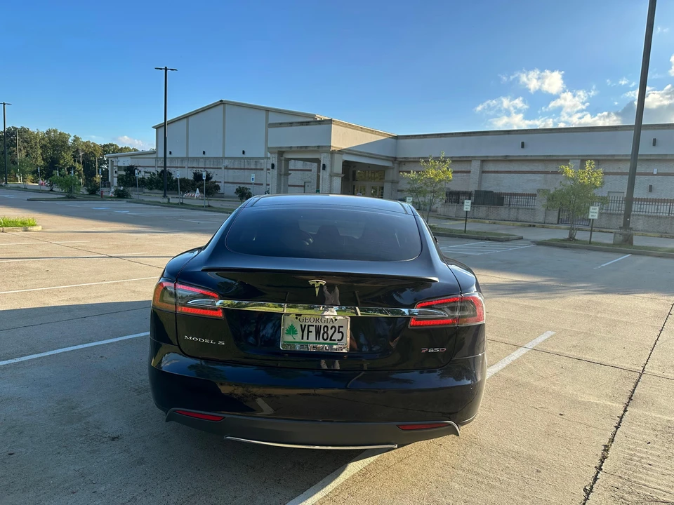 2014 Tesla Model S - Image 16 of 31