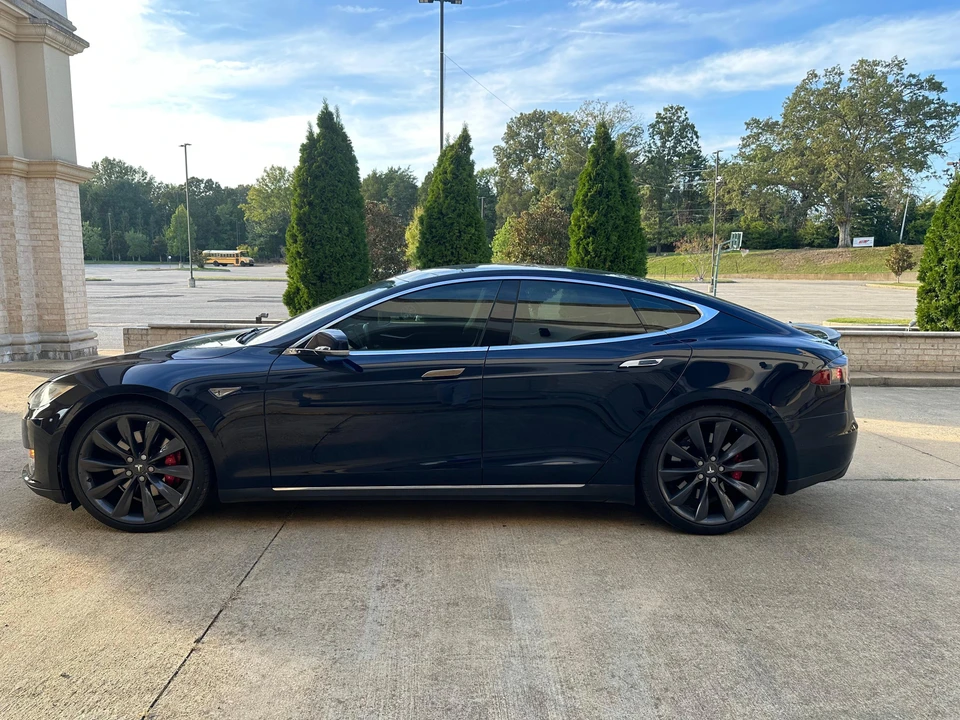 2014 Tesla Model S - Image 11 of 31