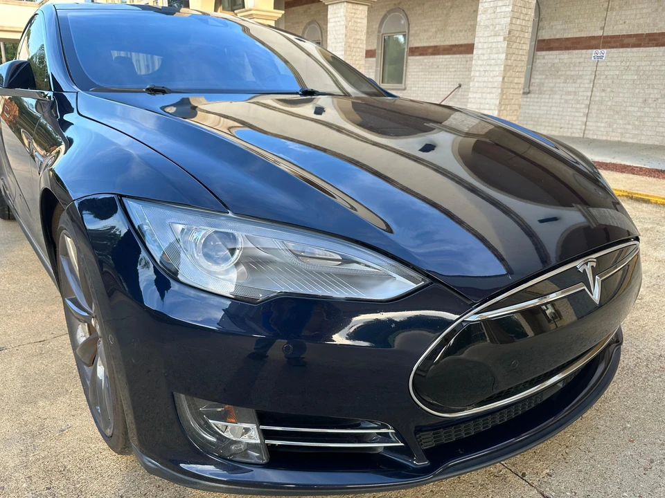 2014 Tesla Model S - Image 24 of 31