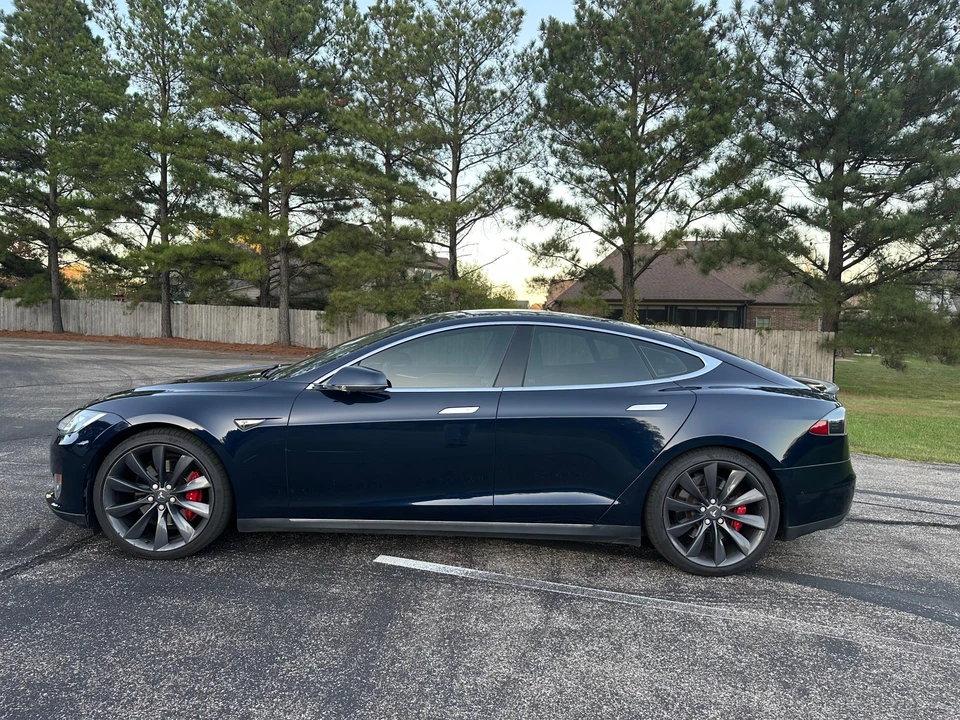 2014 Tesla Model S - Image 10 of 31