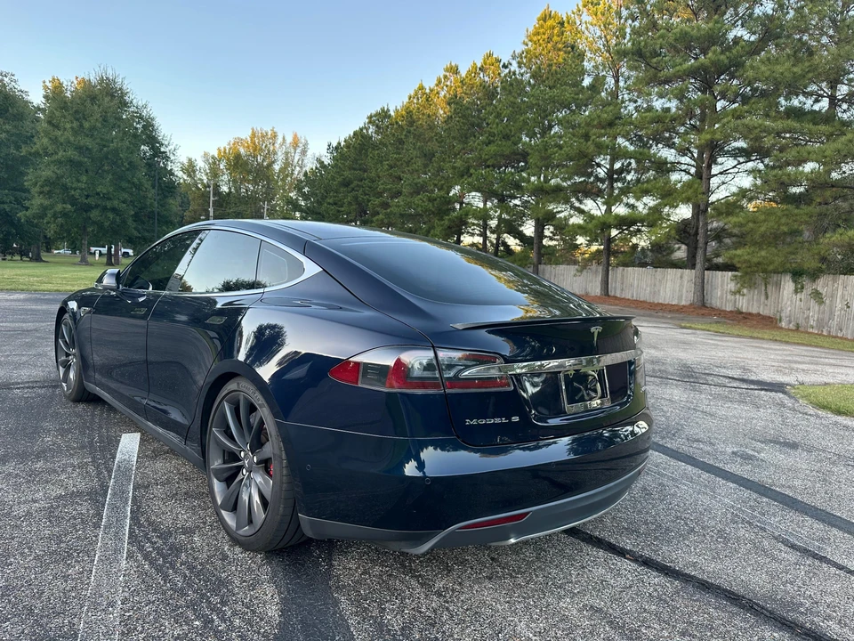 2014 Tesla Model S - Image 13 of 31