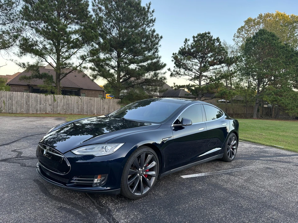2014 Tesla Model S - Image 9 of 31