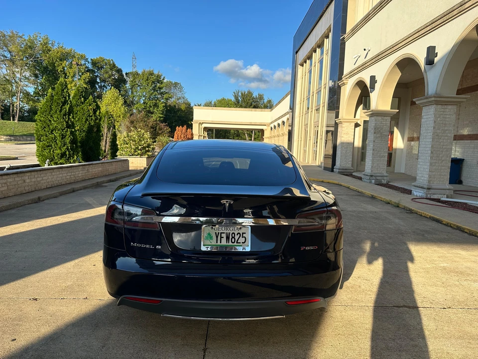2014 Tesla Model S - Image 15 of 31