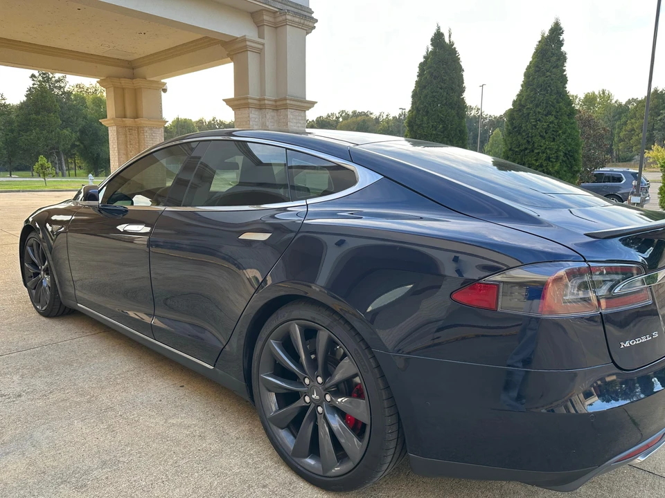 2014 Tesla Model S - Image 31 of 31