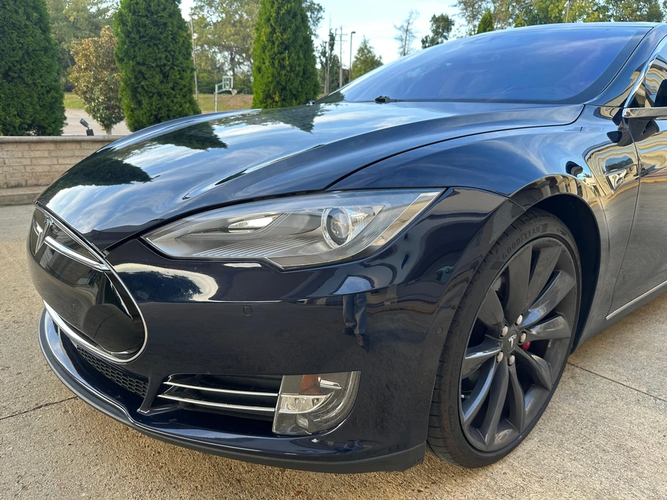 2014 Tesla Model S - Image 26 of 31