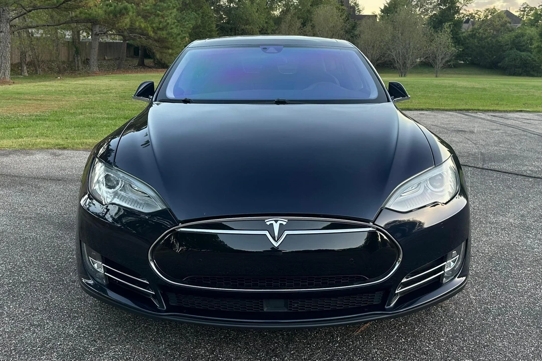 2014 Tesla Model S - Image 2 of 31