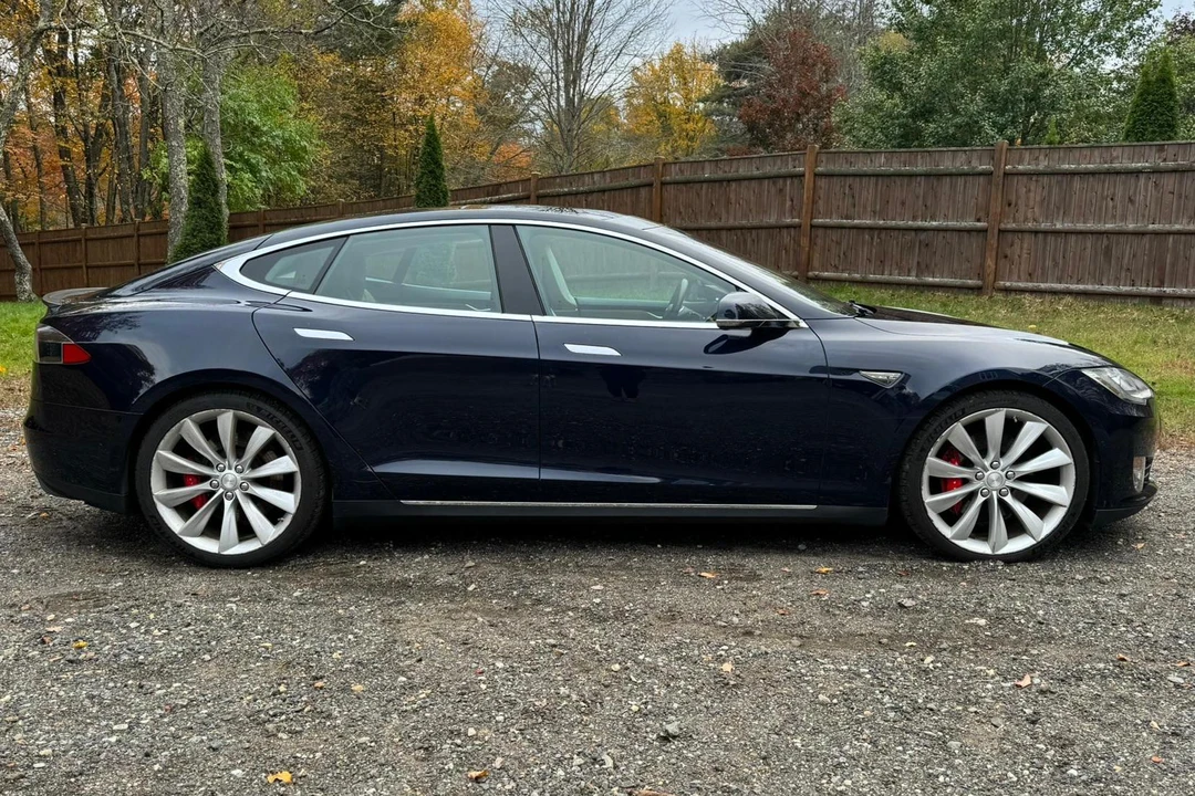 2014 Tesla Model S - Image 3 of 31