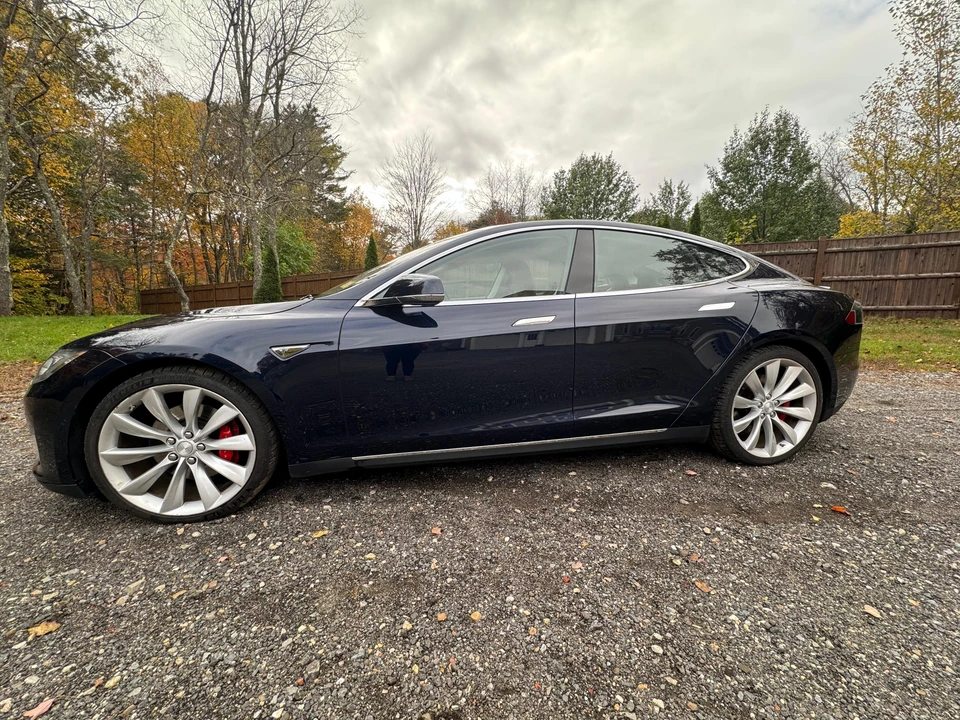 2014 Tesla Model S - Image 13 of 31