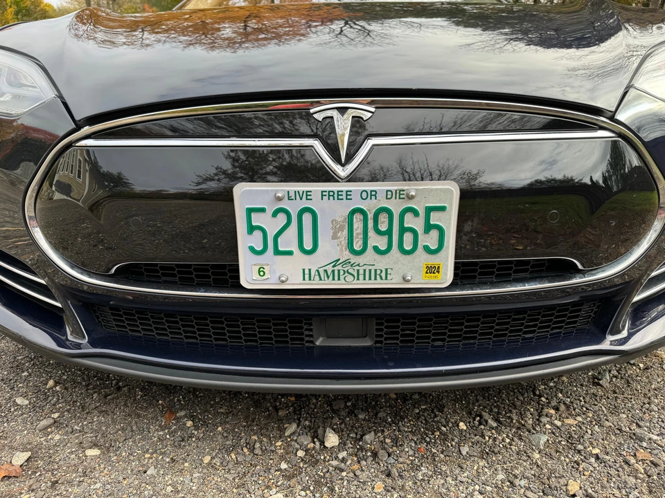 2014 Tesla Model S - Image 24 of 31